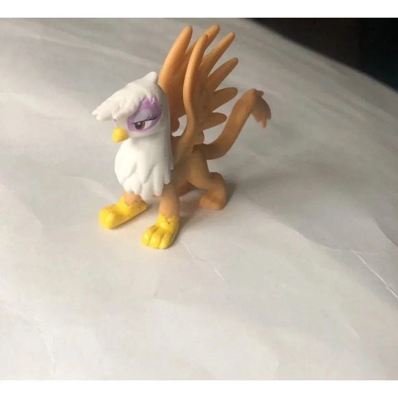 My Little Pony Gilda the Griffon Blind Bag Pony loose figure - Picture 1 of 5